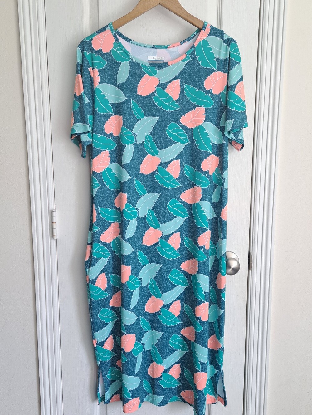 Columbia Short SLEEVE Leaf Fishing Gear PFG Women’s Dress Size XL/TG - Picture 1 of 9